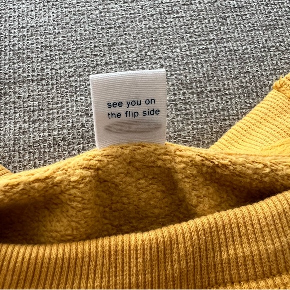 Old Navy “Stay Amazed” Sweatshirt XS - Picture 4 of 6